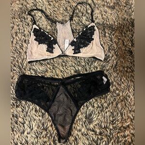 Victoria's Secret Dream Angels Black and Cream Lace Bra Set
